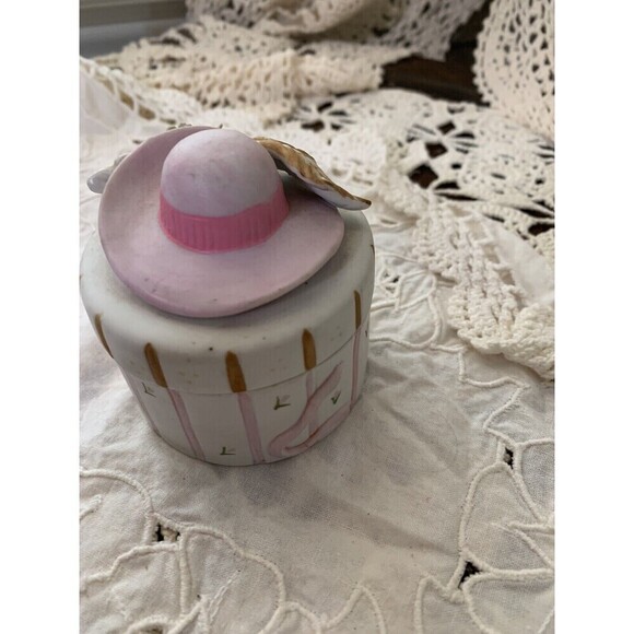 Vintage Enesco Trinket Box Porcelain  Hat Box With Flower, Feathers Gold Accents - Picture 5 of 12